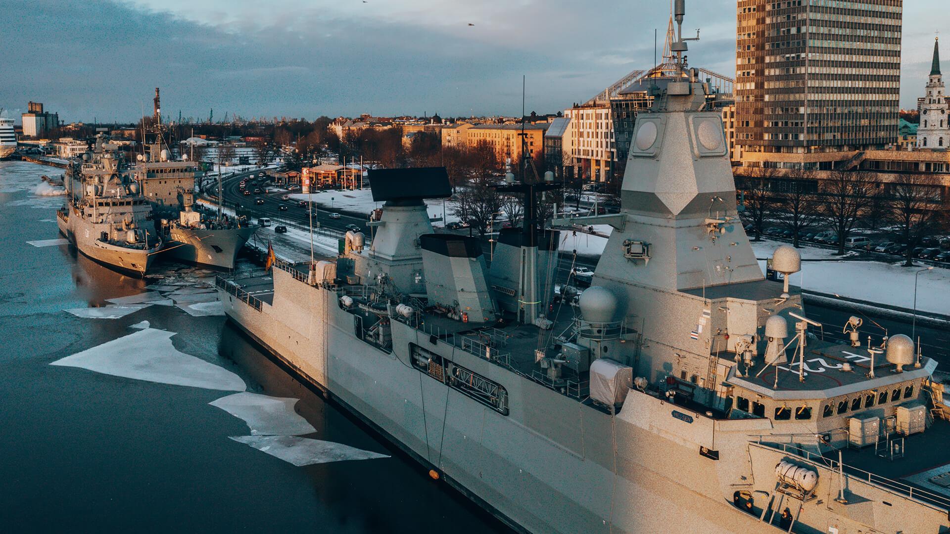 Videos with no sidebar