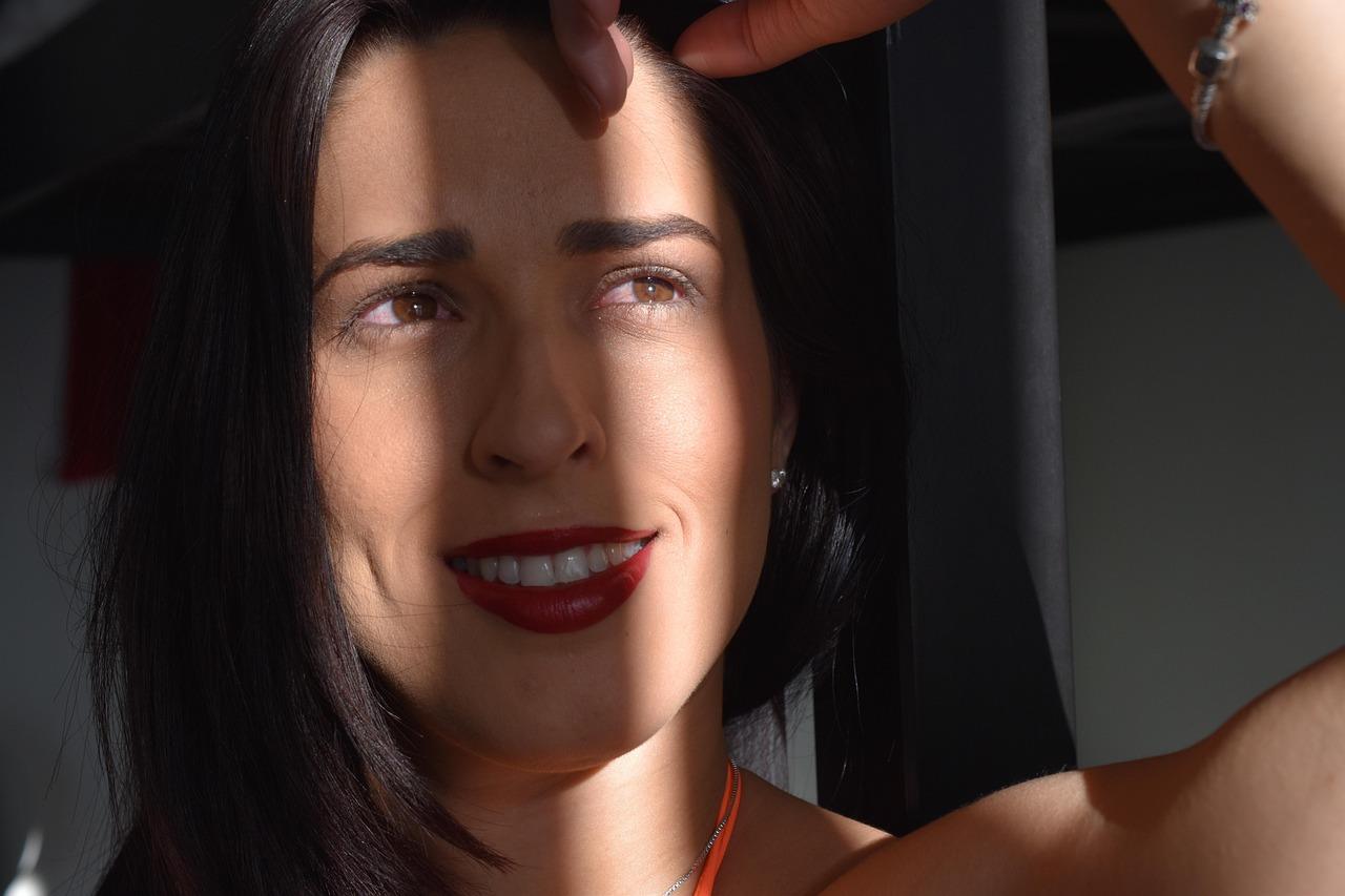 The eyes are often the focal point of sexy makeup